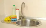 Cele mai multe bacterii din bucătărie se găsesc aici. Toți folosim asta mai des decât ar trebui