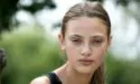 Cum arată acum Adina Asăvoaie, păpușa de la Glina. Adolescenta s-a mutat cu chirie