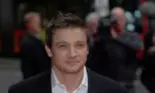 Jeremy Renner este în „stare critică, dar stabilă” după un accident cu o mașină de deszăpezire