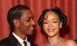 Rihanna, apariție spectaculoasă la Globurile de Aur alături de ASAP Rocky