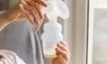 Un bebeluș a murit din cauza unei pompe de sân contaminată