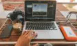 Numărul de locuri de muncă remote scade abrupt pentru prima oară în ultimii trei ani. Aplicările au ajuns, însă, la cel mai ridicat nivel din 2020 și până acum