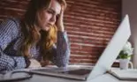 Peste 50% dintre români muncesc doar pentru nevoile financiare, fără a găsi plăcere în ce fac