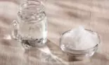 De ce este indicat să bem apă caldă cu sare amară dimineața: ce spun specialiștii