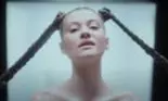 Erika Isac, care cântă „Macarena', rupe tăcerea despre apariția la X-Factor: „Mi-am luat atât de mult hate încât m-a pus la pământ'