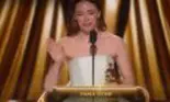 Emma Stone, moment stânjenitor pe scenă la Premiile Oscar 2024. I s-a rupt rochia în timp ce primea trofeul pentru „cea mai bună actriță'