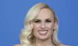 Actrița Rebel Wilson face dezvăluiri scandaloase! Susține că un membru al familiei regale britanice a invitat-o la o orgie cu droguri