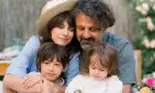 Dana Rogoz a dormit cu familia în rulotă în fața grădiniței fetiței sale, apoi în fața școlii băiatului ei: „A fost o experiență frumoasă'