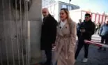 Cât costă paltonul purtat de Elena Lasconi la secția de votare. Fiica ei a votat-o din Franța