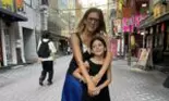 Alma, fiica Amaliei Enache, e la o școală privată, dar mama ei nu vrea ca aceasta să studieze pe viitor în străinătate. „Nu e ușoară acomodarea în altă lume'
