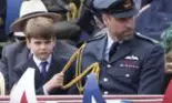 Prințul Louis, în centrul atenției alături de familia regală britanică. A tras de uniforma tatălui lui, un gest care a stârnit amuzamentul fanilor