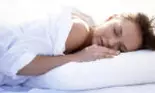 Alimente care te ajută să dormi mai bine noaptea. Gustări simple care îți pot îmbunătăți calitatea somnului