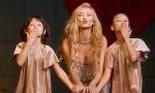 Cum arată bradul de Crăciun împodobit de Andreea Bălan, fetițele ei și Victor Cornea. Nu a ales unul natural, ci unul artificial