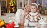 Imagini adorabile cu Tiago, fiul lui Dani Oțil și al Gabrielei Prisăcariu. Cum a împodobit bradul alături de părinții lui