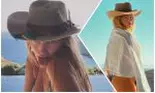 15 fotografii cu Delia la plajă, în toată splendoarea, în cel mai sexy costum de baie! Ce ascunde artista, de fapt, sub hainele largi pe care le poartă mereu