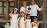 Laura Cosoi, în costum de baie la o lună după ce a devenit mamă pentru a cincea oară. Unde a plecat actrița
