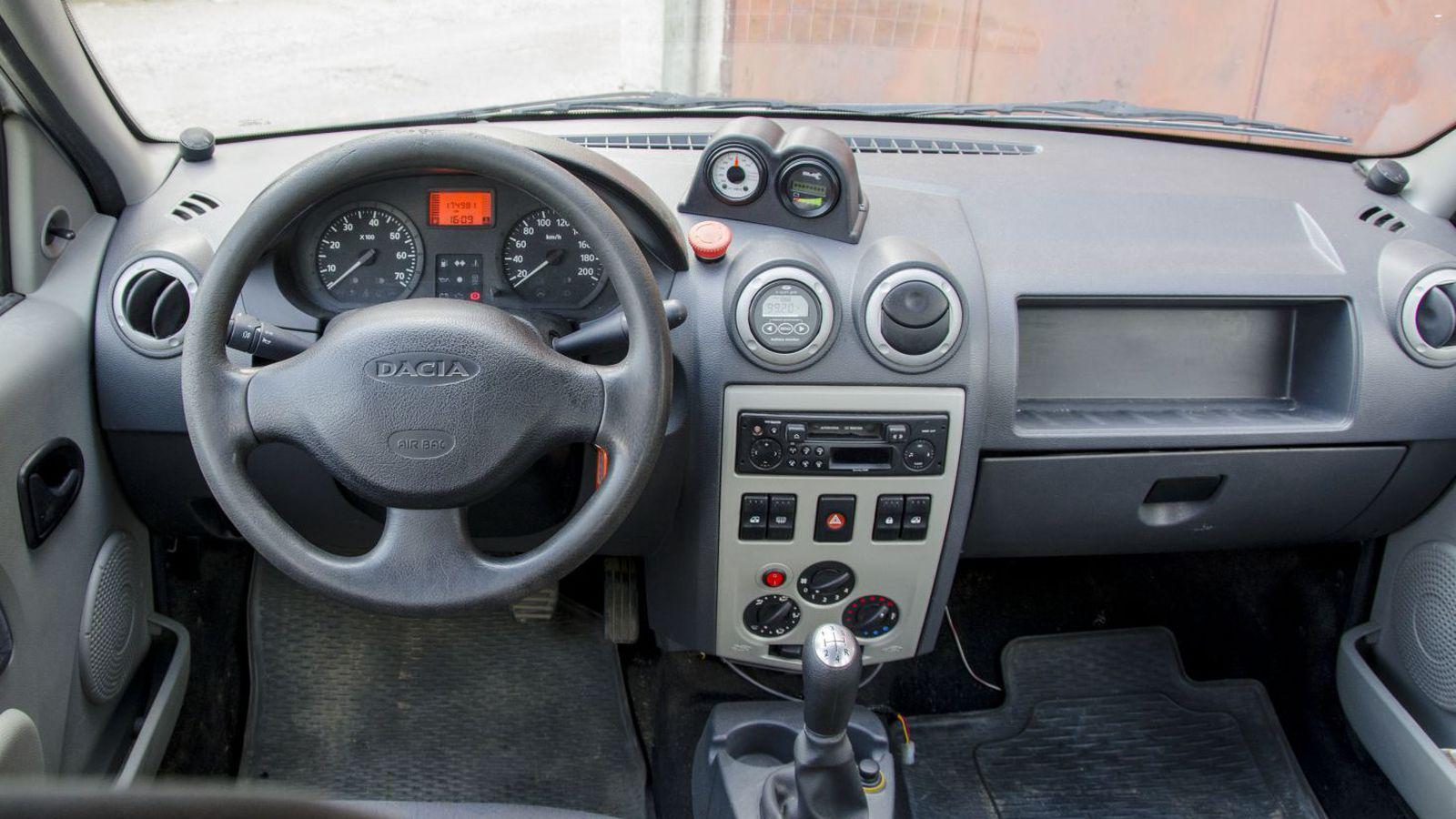 Dacia Logan Electric 17 Auto Bild