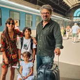 Dana Rogoz, vacanță inedită prin Europa cu trenul. Cum a călătorit actrița alături de familie până la Budapesta: „Radu și cu mine ne-am înghesuit”