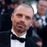 Sebastian Stan își sărbătorește ziua de naștere. Detaliul neștiut din copilăria sa și de ce îi este greu să revină în orașul natal, Constanța