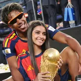 Lamine Yamal, imagini romantice alături de iubita lui după triumful Spaniei la Cupa Mondială. Cine este Inés García