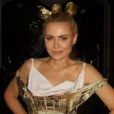 Sara, fiica Adinei Buzatu, s-a căsătorit. Primele imagini cu tânăra în rochie de mireasă