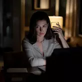 „Verity”, din 2 octombrie în cinematografe. Anne Hathaway și Dakota Johnson, într-un thriller psihologic bazat pe romanul lui Colleen Hoover