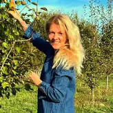 Dana Nălbaru și-a schimbat look-ul înainte de 50 de ani: „Mi-am băgat foarfeca în păr și l-am tuns singură”