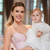Emily Burghelea, petrecere pentru fiica ei, Elisabeta. Ce a ales micuța de pe tăviță la ruperea turtei