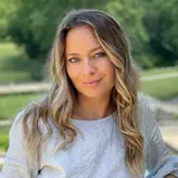 Laura Cosoi, copleșită de amintiri după ce s-a întors la Iași: „Totul miroase la fel”. Ce a povestit despre mama ei