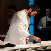 Chef Richard Abou Zaki redeschide Retroscena la Domeniul Știrbey. Când are loc pop-up-ul cu stea Michelin