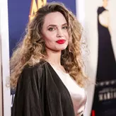 Angelina Jolie, la limita puterilor: aparițiile recente îi îngrijorează pe apropiați. A ajuns să cântărească doar 45 de kilograme
