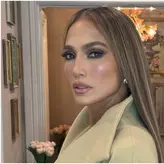 Imagini incendiare la piscină! Jennifer Lopez, în cel mai minuscul costum de baie la 56 de ani. Reacția fanilor