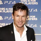 Ce a făcut familia lui Felix Baumgartner cu averea sa. Mașinile de lux, vândute la șase luni de la tragedie