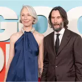 Keanu Reeves și Alexandra Grant, sărut romantic la New York. Moment emoționant sub bradul de la Rockefeller Center