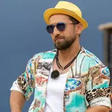 Dani Oțil, pe motocicletă la patru ace. Prezentatorul a participat la Distinguished Gentleman’s Ride în București