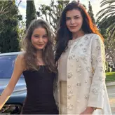 Dor de România! Ce au cumpărat Monica Gabor și fiica ei, Irina, dintr-o cofetărie din New York. Reacția lor spune totul