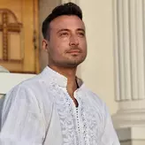 Valentin Sanfira și-a deschis porțile casei: Detaliul din curte care i-a lăsat mască pe fani