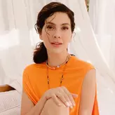 Bergüzar Korel, pe coperta revistei HELLO! Turcia: „Pun mai mult preț pe fericire decât pe a avea dreptate”