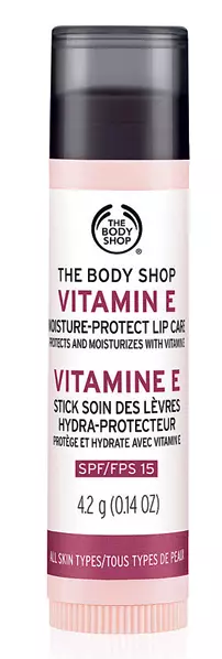 Balsam pentru buze Vitamin E Lip Care, The Body Shop, SPF 15, 20 lei