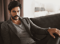 Burak Özçivit, Bali din „Suleyman”, nu are timp de vacanţă