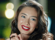 FOTO. Neslihan Atagül, prima poza de promovare a noului ei serial