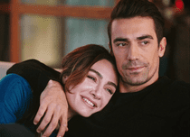 Actorii turci İbrahim Çelikkol și Birce Akalay filmează deja pentru un nou serial original Netflix