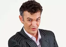 Cum arată astăzi Dragoș Stoica, actorul care îl imita pe Gigi Becali în „Mondenii”. Are 52 de ani și a renunțat complet la televiziune