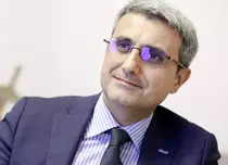Un nou canal de televiziune își face debutul în România. Robert Turcescu va avea propria emisiune