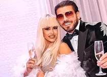 Anda Adam și Yosif Mohaci s-au căsătorit. Artista a purtat o rochie spectaculoasă și a petrecut în club până în zori alături de invitați