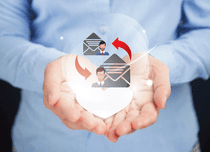 Relațiile interumane și comunicarea scrisă pe email sau prin corespondență fizică: care este mai personală?