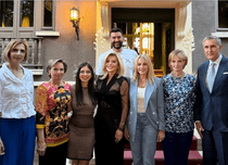 Nadia Comăneci, Loredana Groza și Smiley, în vizită la Familia Regală a României. Imaginea care i-a impresionat pe fani