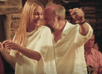 Halit Ergenç și Meryem Uzerli, scenă romantică după 15 ani. Primele imagini din filmul în care joacă din nou împreună