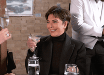 E!-Lympics. „Keeping Up with The Kardashians” și „Celebrity Prank Wars”, pe lista emisiunilor difuzate la E! vara aceasta. Programul de difuzare