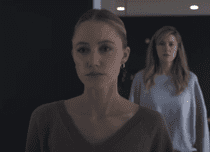 O nouă versiune a thirllerului „Mâna care împinge leagănul” ajunge pe Disney+. Cu ce diferă de original și cine face parte din distribuție